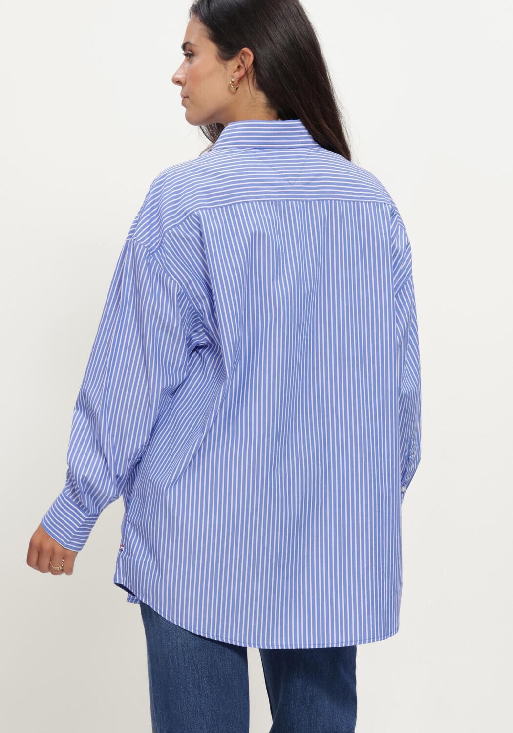 TOMMY JEANS TJW OVS ESSENTIAL SHIRT EXT Blouses en bleu - large
