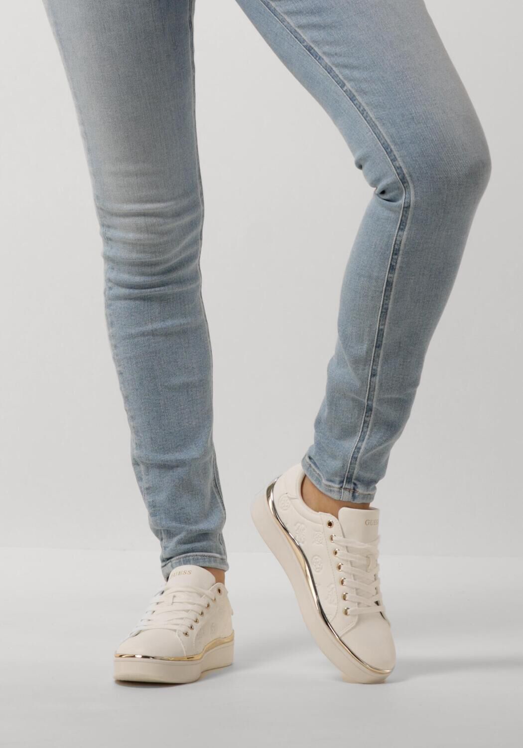 Witte GUESS Sneakers BONNY - large