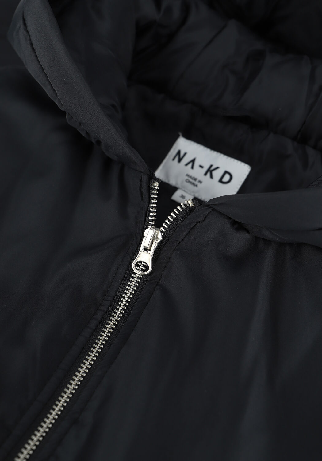 NA-KD Veste sans manches OVERSIZED HOODED VEST en noir - large