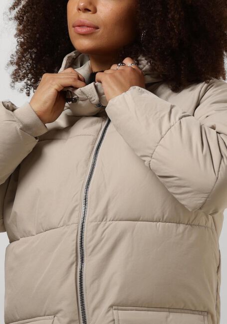 OBJECT Veste matelassé OBJZHANNA L/S LONG JACKET NOOS en beige - large