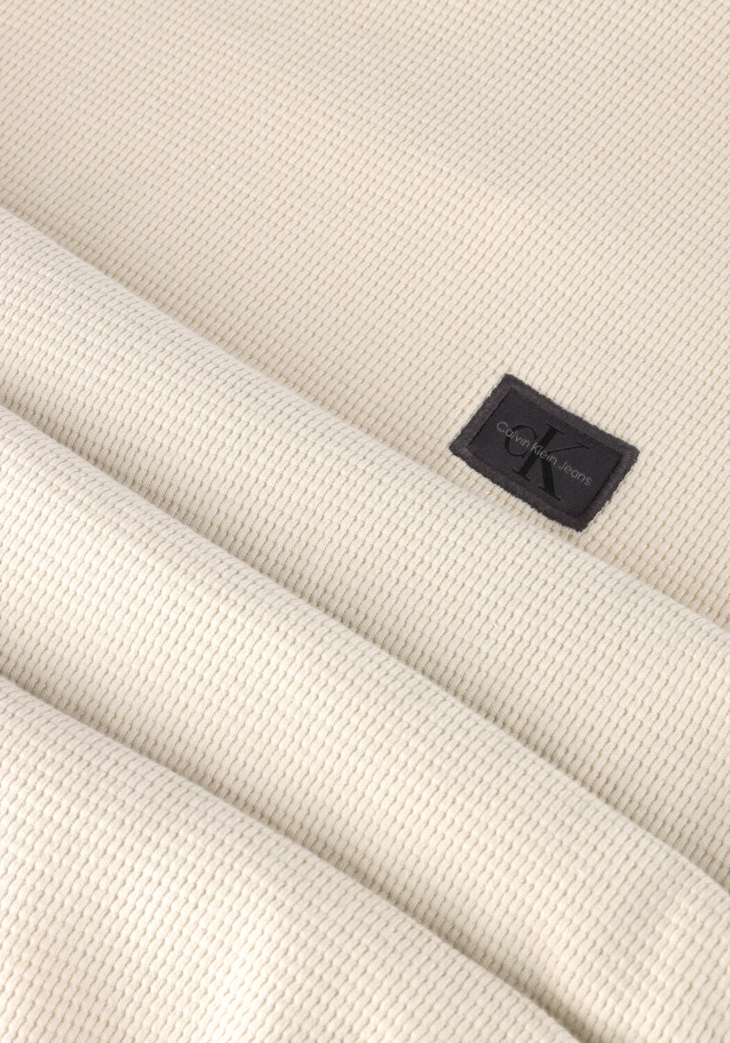 CALVIN KLEIN Pull WOVEN LABEL WAFFLE LS TEE en beige - large