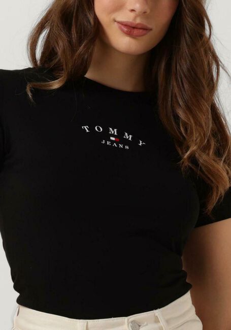 TOMMY JEANS T-shirt TJW SLIM ESSENTIAL LOGO en noir - large