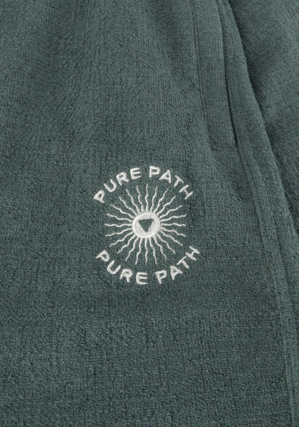 PURE PATH Pantalon courte STRUCTURED SHORT WITH POCKTES, CORDS AND FRONT EMBROIDERY en vert - large