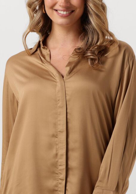 OMODA ATELIER X KAE Blouses en beige - large