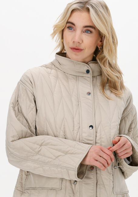 Zand LEVETE ROOM Gewatteerde jas MAGNOLIA 5 JACKET - large