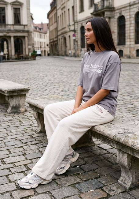 NEW BALANCE T-shirt TRACKSIDE OVERSIZED T-SHIRT en gris - large