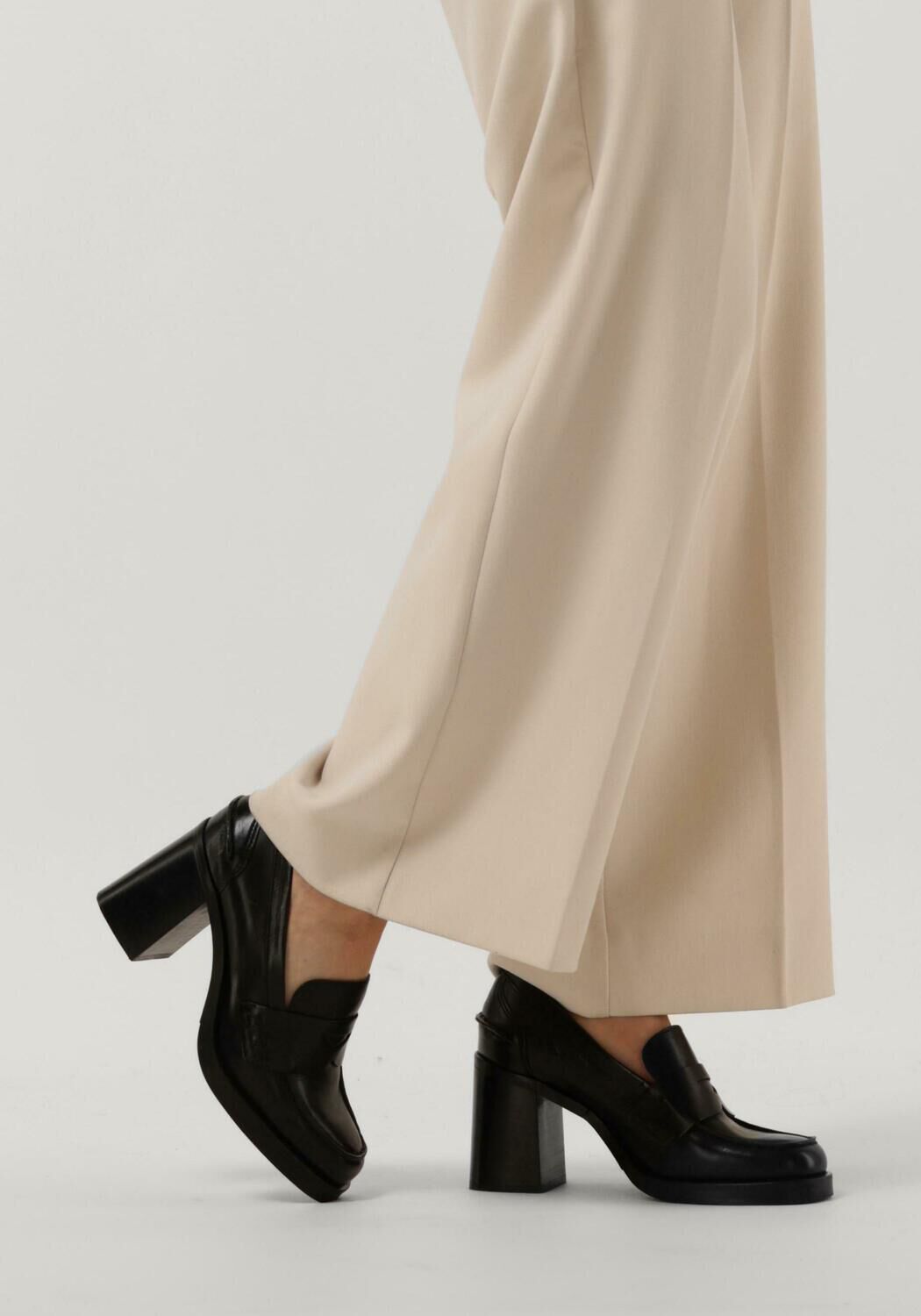 Zwarte VIA VAI  AVERY PUMP - large