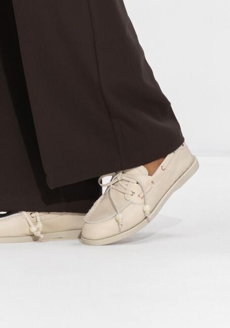 NOTRE-V 4065-01R Chaussures &agrave; enfiler en blanc - large