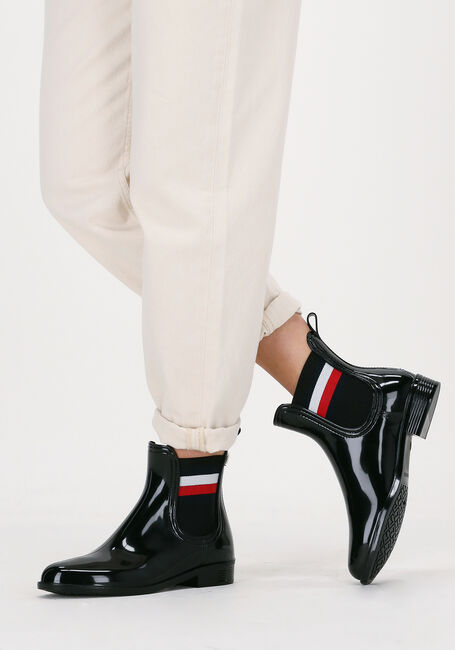 TOMMY HILFIGER Bottes en caoutchouc CORPORATE RIBBON RAINBOOT en noir - large