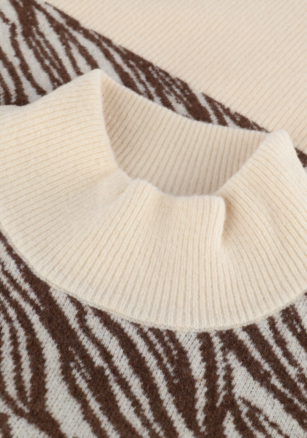 GESTUZ Pull ZETA GZ PULLOVER en marron - large