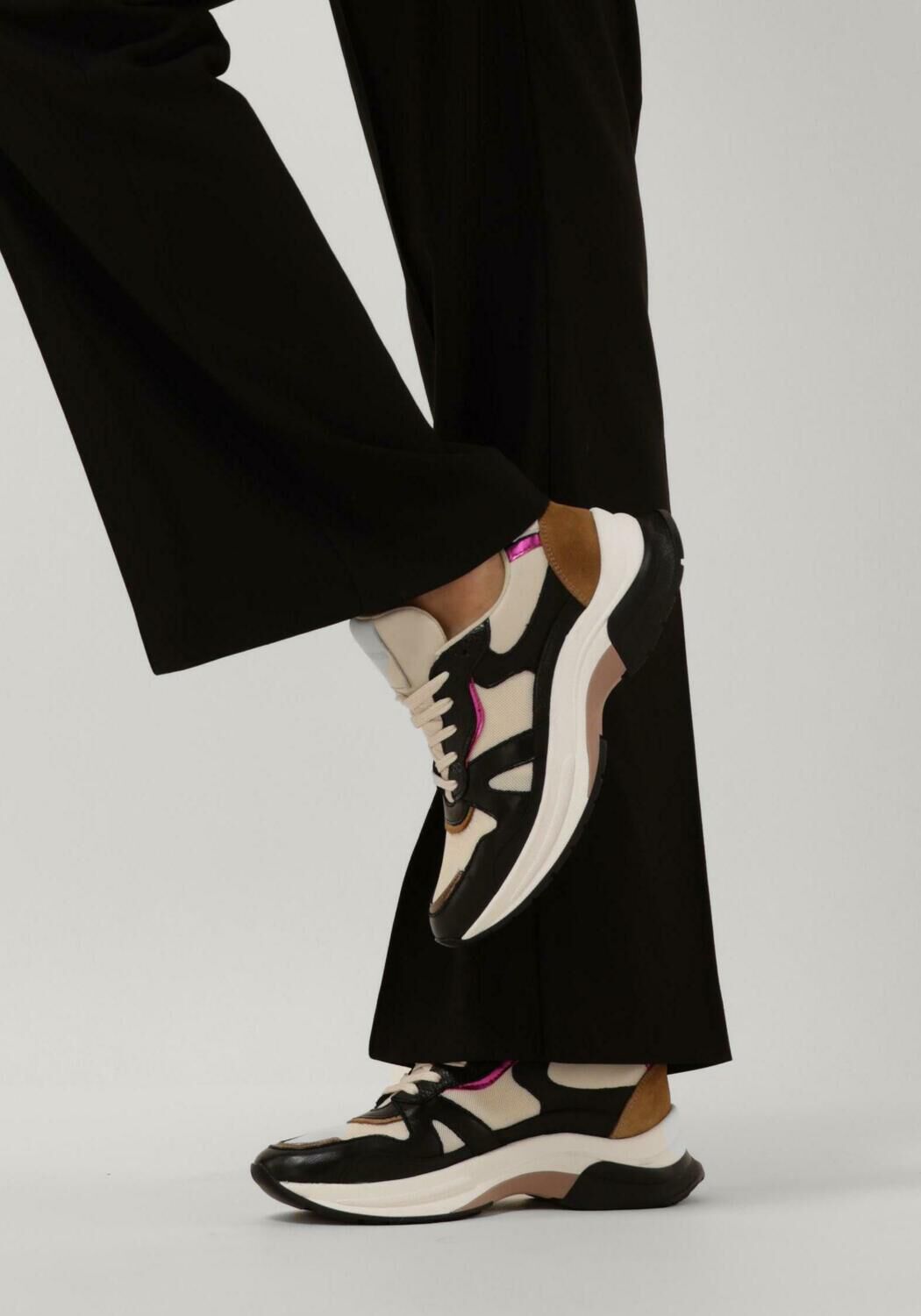 HABOOB Baskets basses P7386 en noir - large