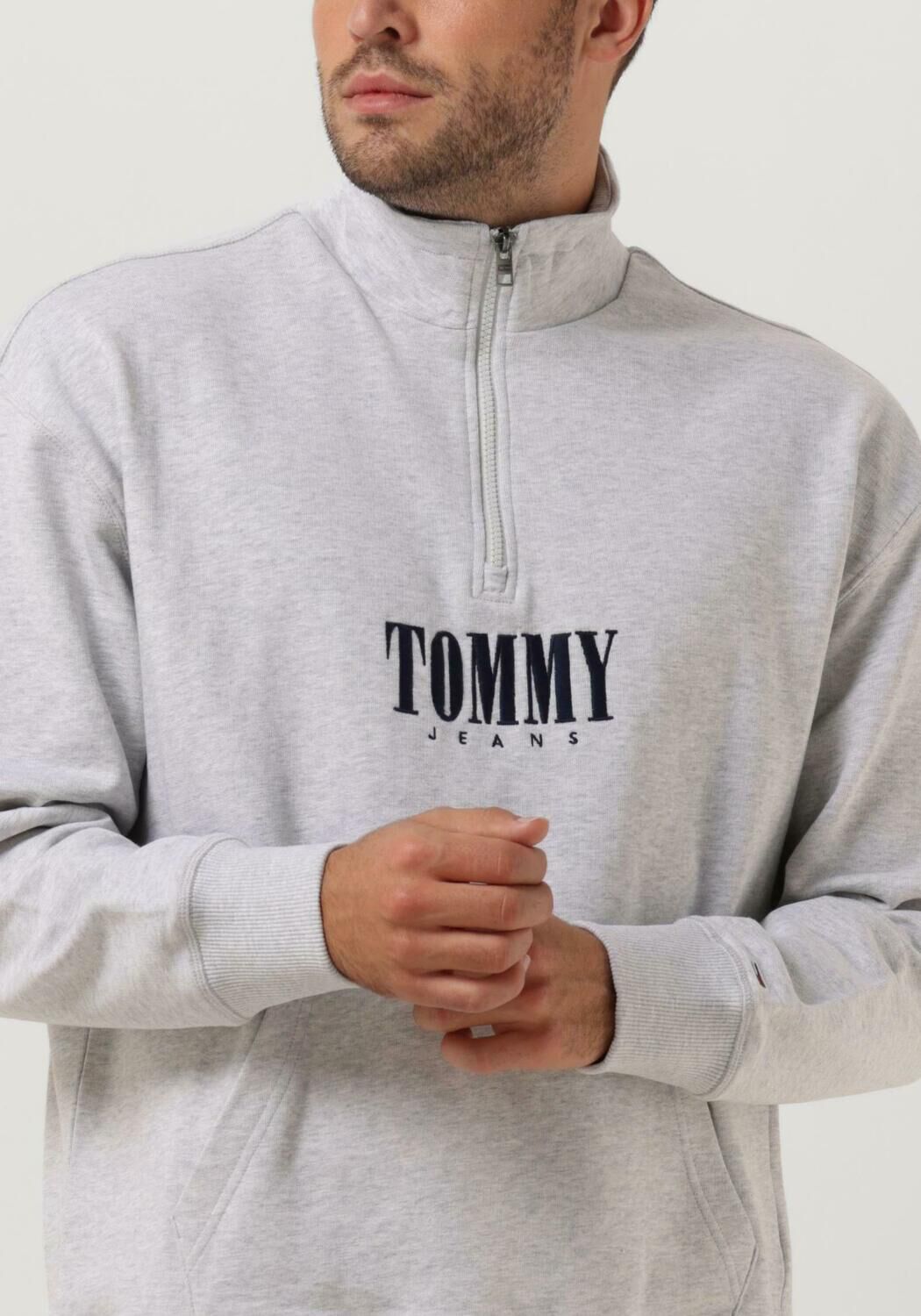 grijze tommy jeans trui tjm rlxd authentic half zip