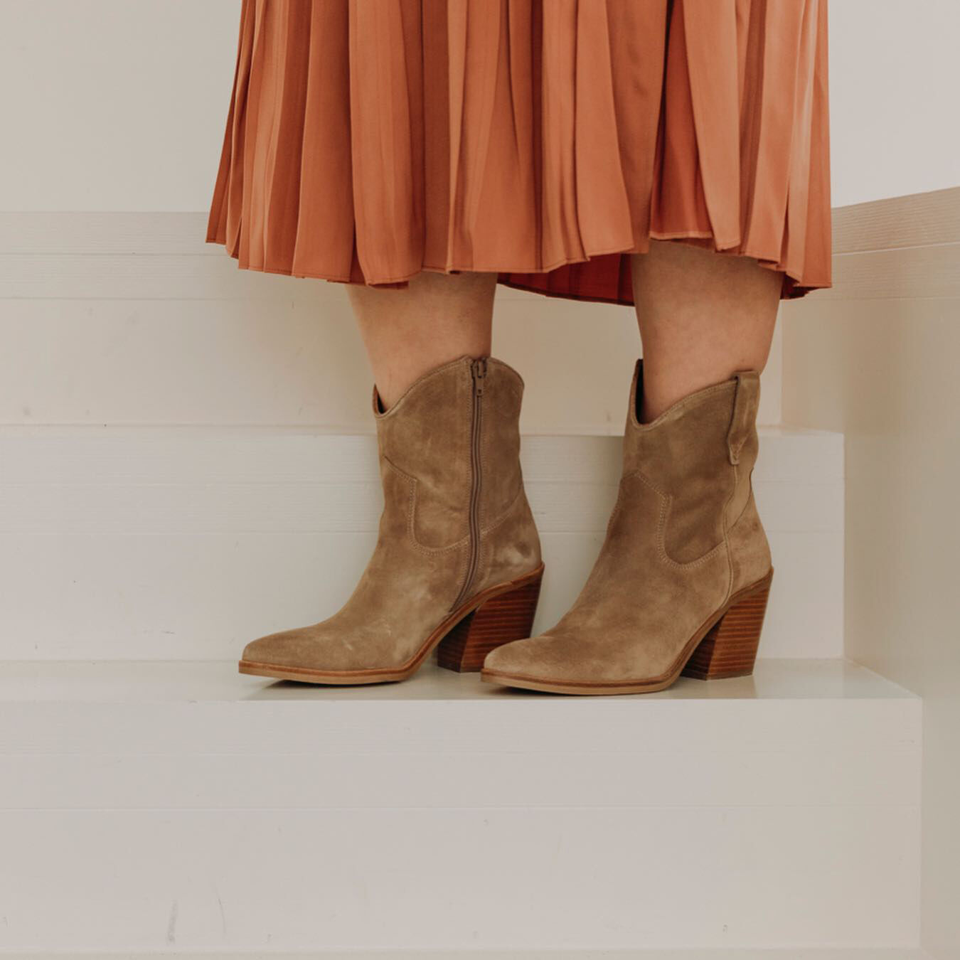 Taupe VIA VAI Enkellaarsjes BLAKE CAPITAL | Omoda