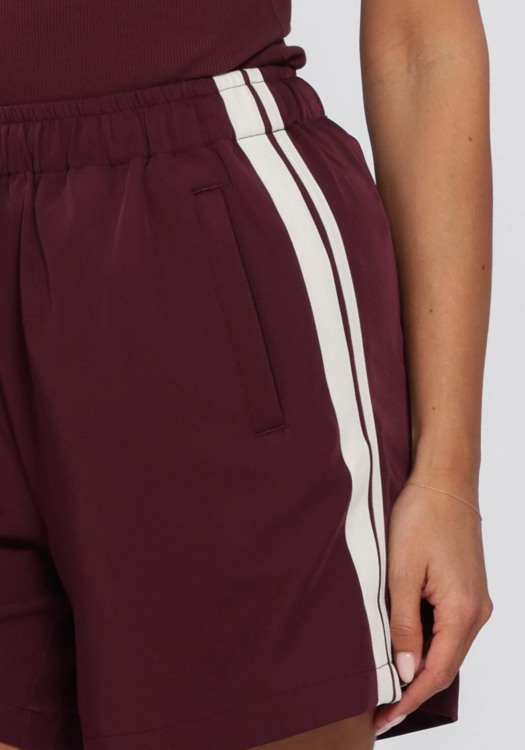 Roze CATWALK JUNKIE Broeken/jumpsuits TRACKSUIT SHORTS - large