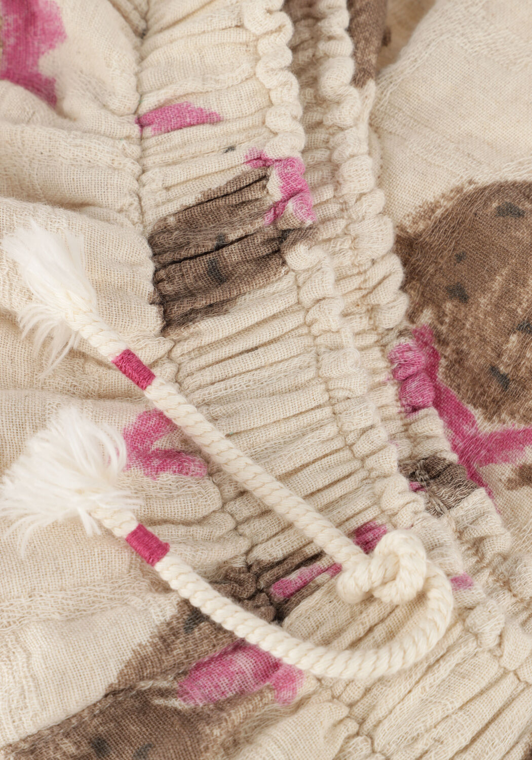 PLAY UP Pantalon courte PRINTED WOVEN SHORTS en multicolore - large