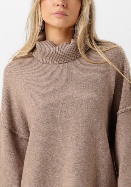 CO'COUTURE MAJA SLIT ROLL NECK Pulls & Gilets en beige - large