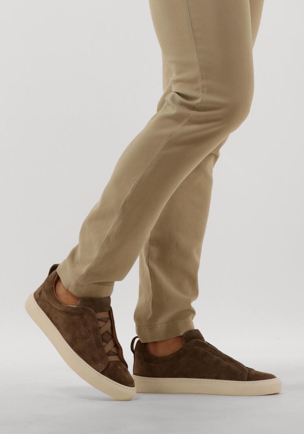 NOKWOL Baskets basses CONNOR en marron - large