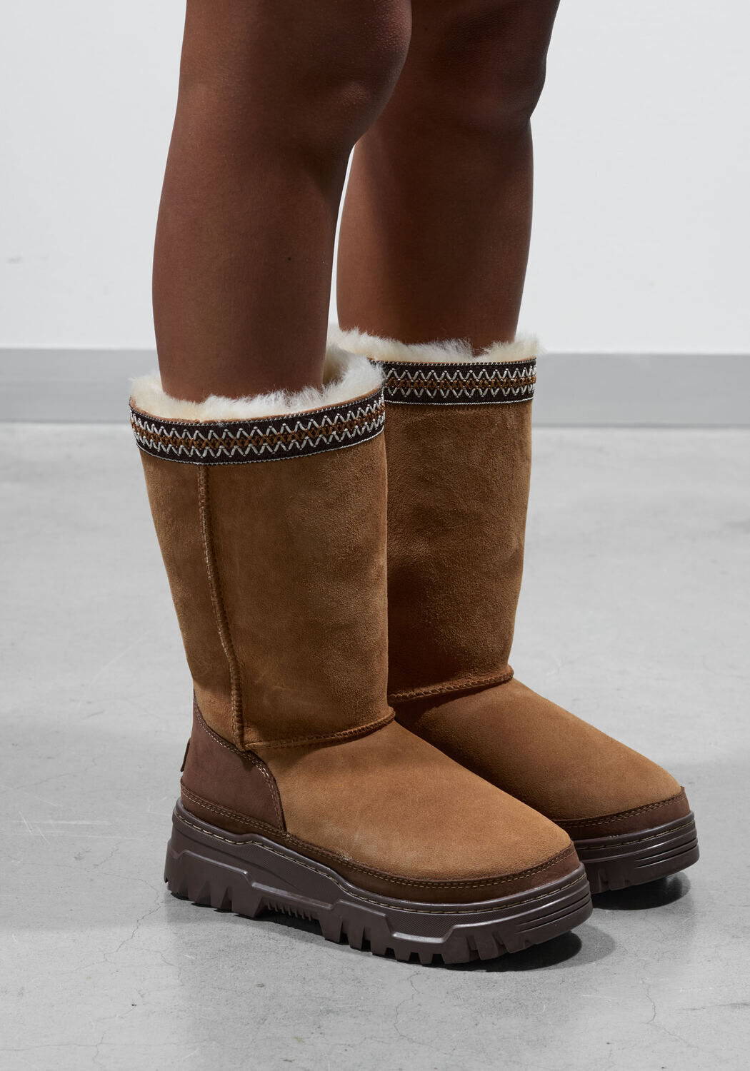 Cognac UGG  CLASSIC TALL TRAILGAZER - large