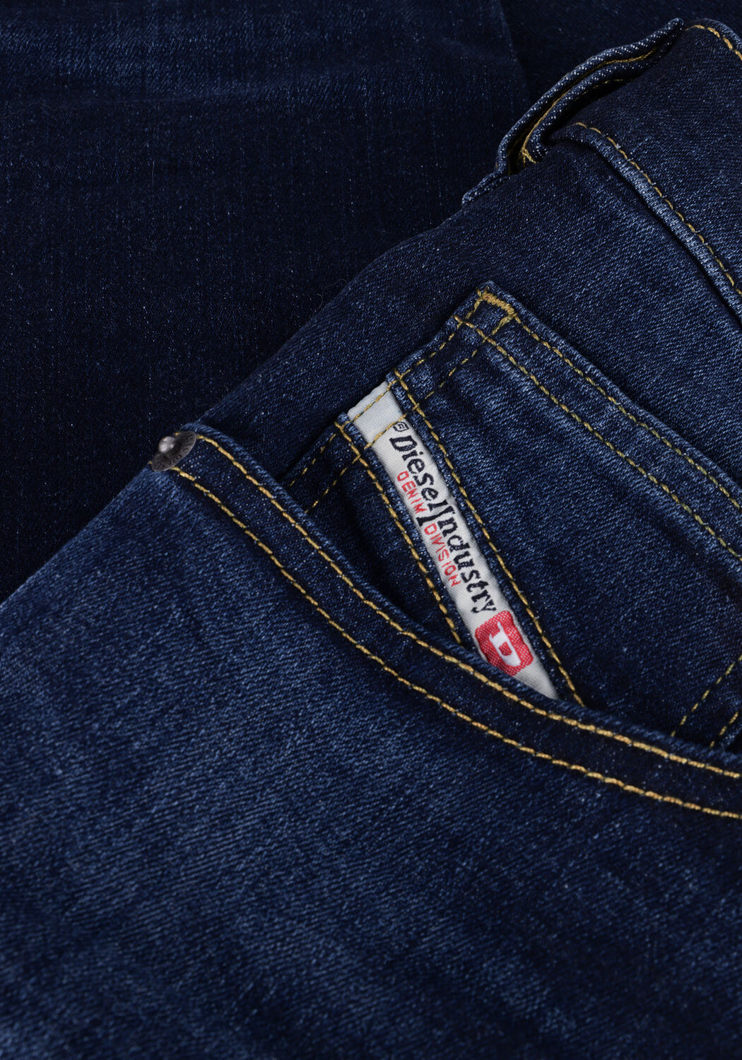 DIESEL Straight leg jeans D-YENNOX en bleu - large