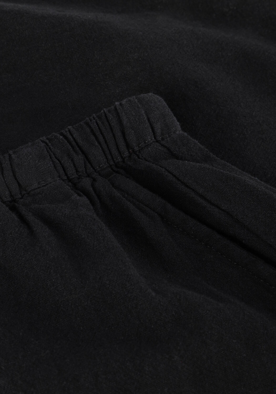 SELECTED WOMEN Pantalon courte SLFLUISA MW STRING SHORTS B en noir - large