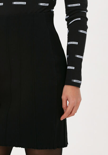 NA-KD Mini-jupe STRUCTURED MINI SKIRT en noir - large