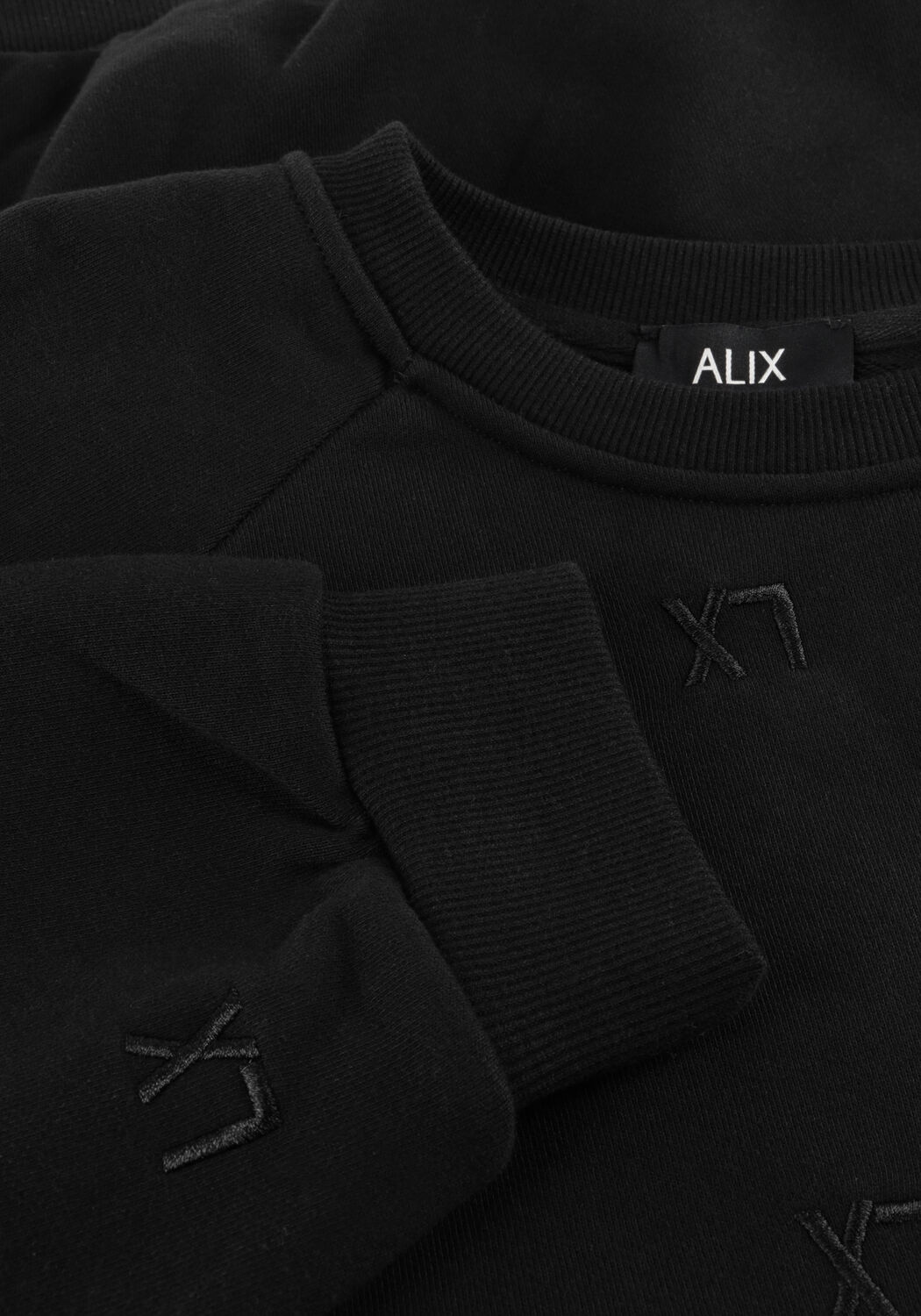 ALIX THE LABEL Chandail KNITTED LOGO SWEATER en noir - large