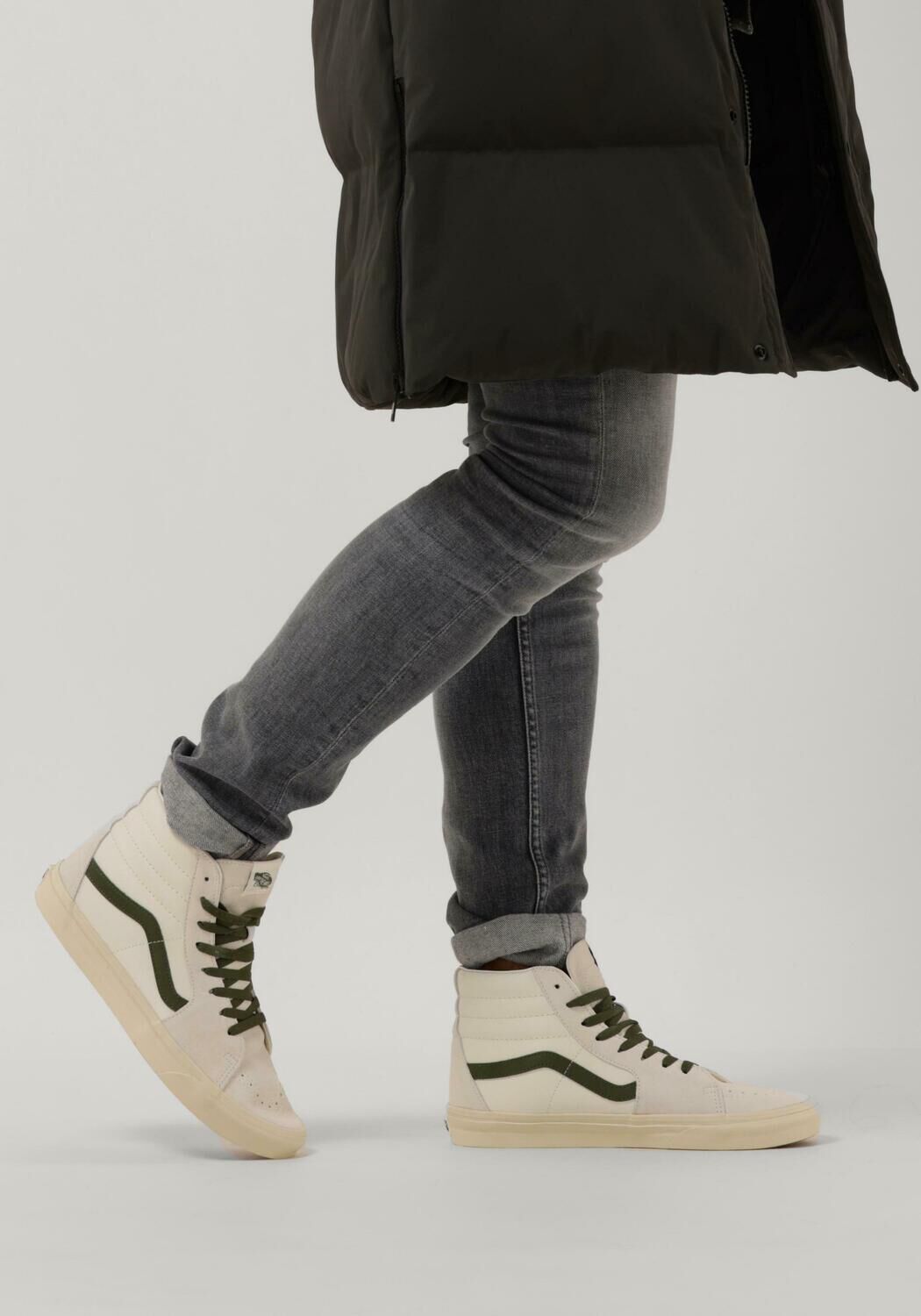 VANS Baskets montantes UA SK8-HI HEREN en blanc - large