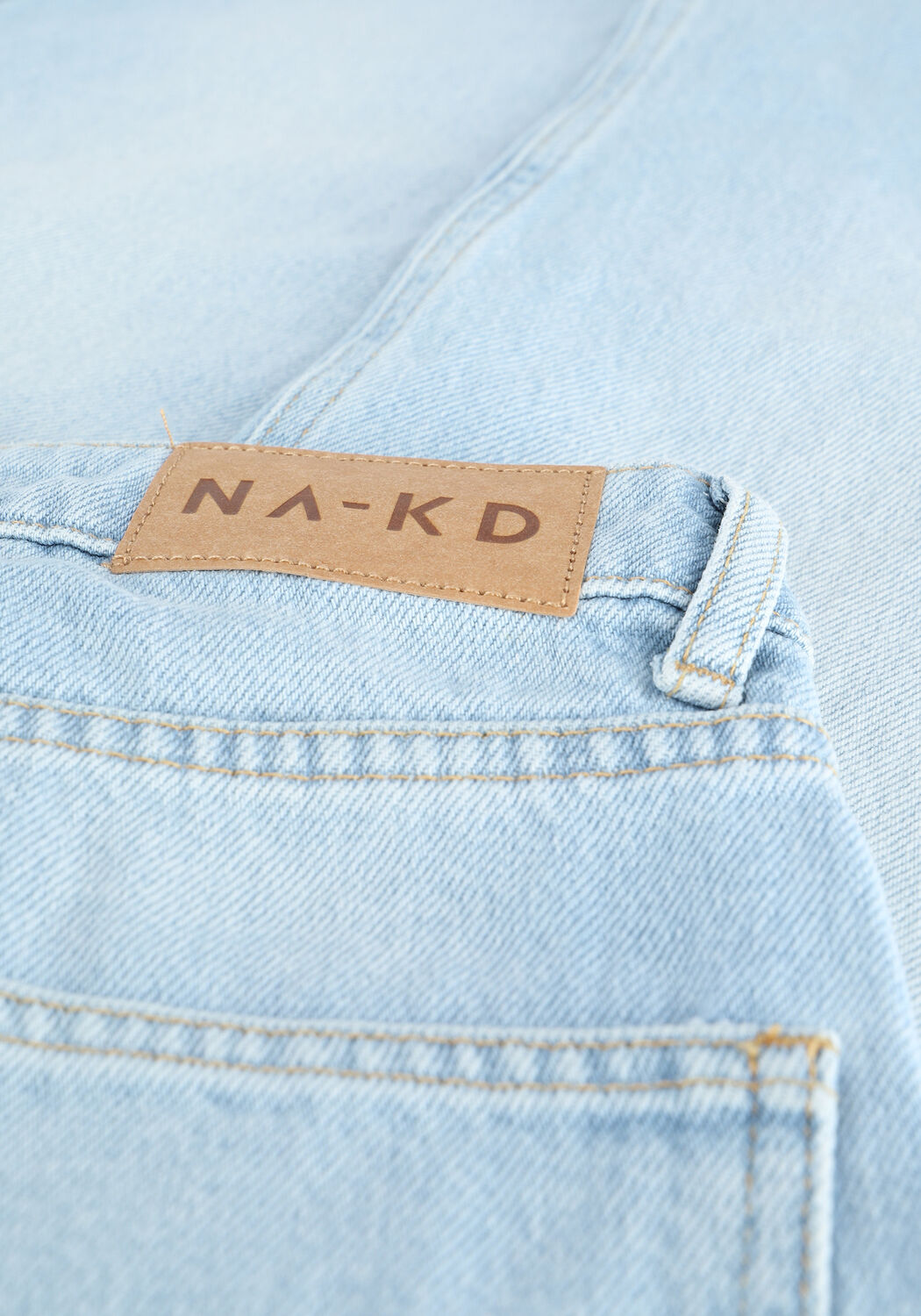 NA-KD Straight leg jeans STRAIGHT HIGH WAIST RAW HEM JE Bleu clair - large