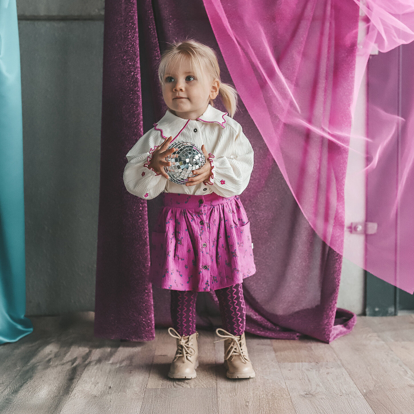 YOUR WISHES Mini-jupe ANTIQUE FLOWER POCKET SKIRT en violet - large