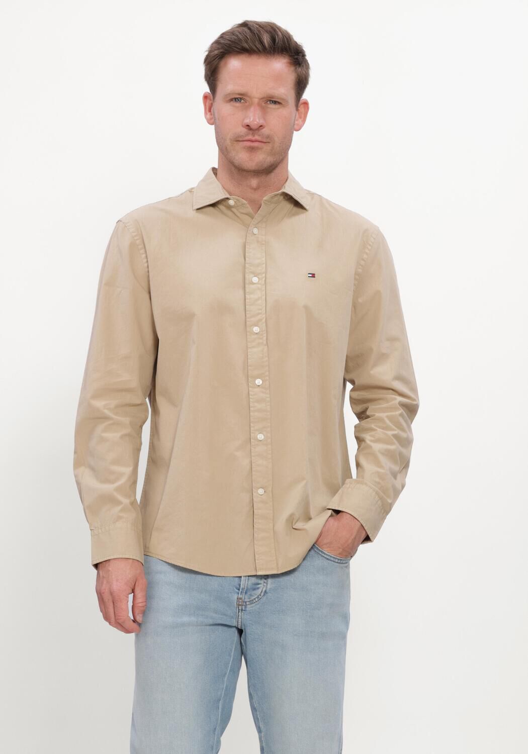 TOMMY HILFIGER Chemise d&eacute;contract&eacute; GMD POPLIN SEMI SPREAD RF SHT en beige - large