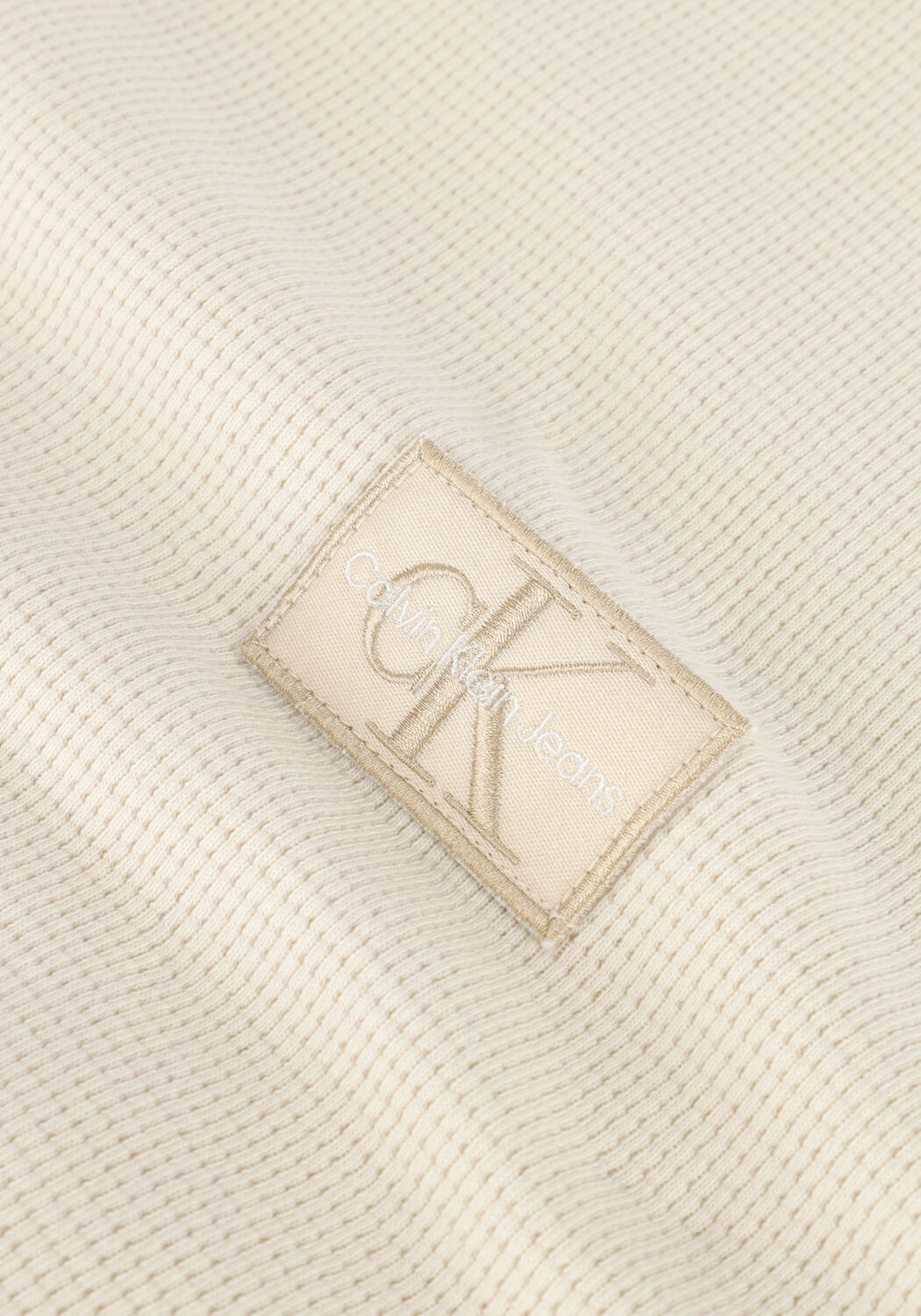 CALVIN KLEIN Pull SHRUNKEN BADGE LS WAFFLE TEE en beige - large