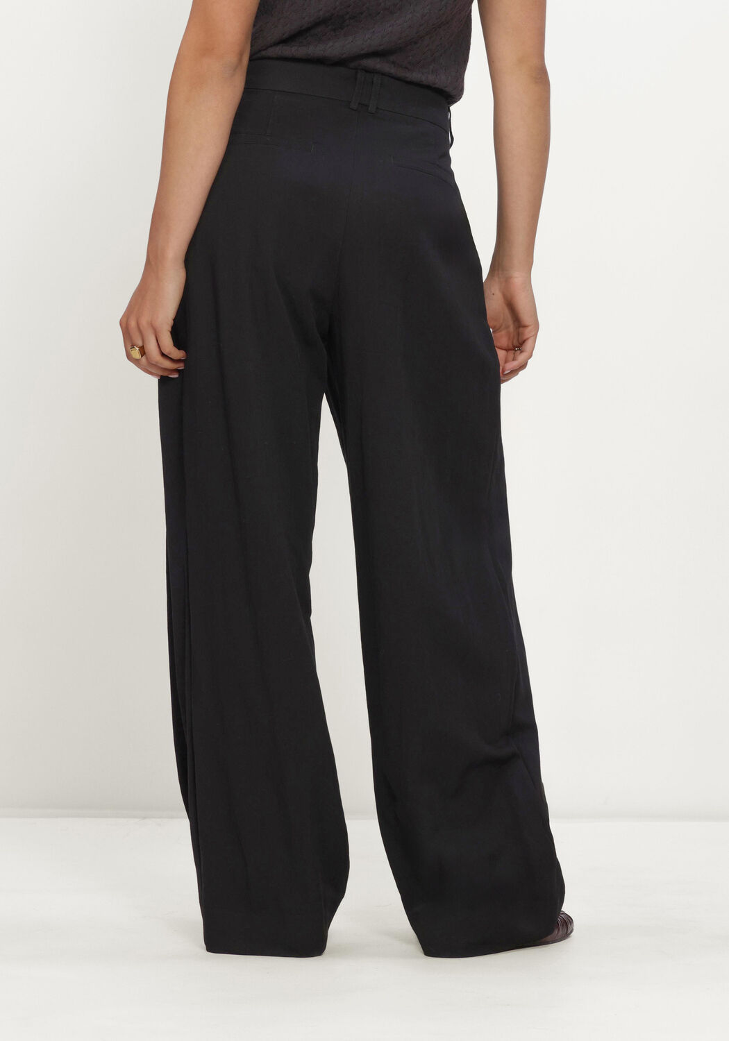 COPENHAGEN MUSE CMTAILYN-PANTS Pantalons en noir - large