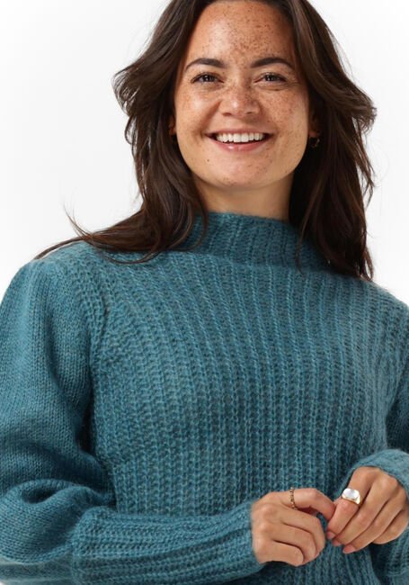 DEA KUDIBAL Pull BESS en bleu - large