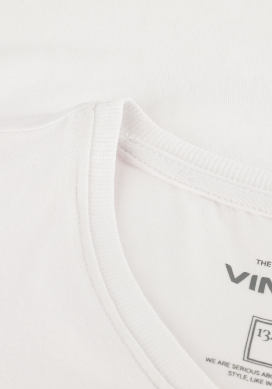 VINGINO T-shirt BASIC V NECK en blanc - large