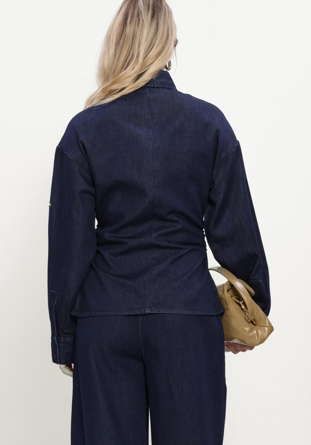 Blauwe ALIX THE LABEL  LADIES WOVEN FITTED WAIST DENIM BLOUSE - large