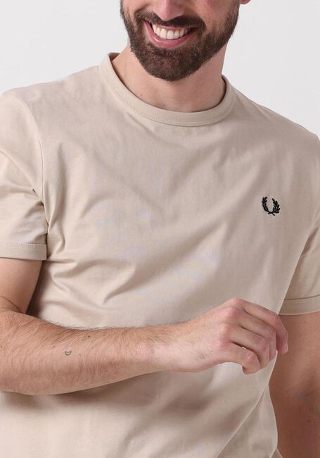 Gebroken wit FRED PERRY T-shirt RINGER T-SHIRT - large