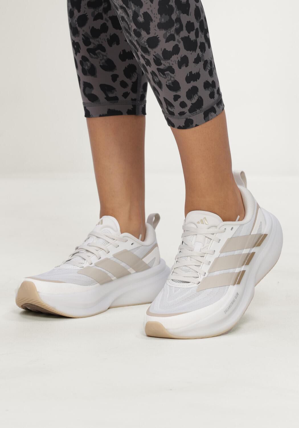 ADIDAS SUPERNOVA GLIDE W  en blanc - large