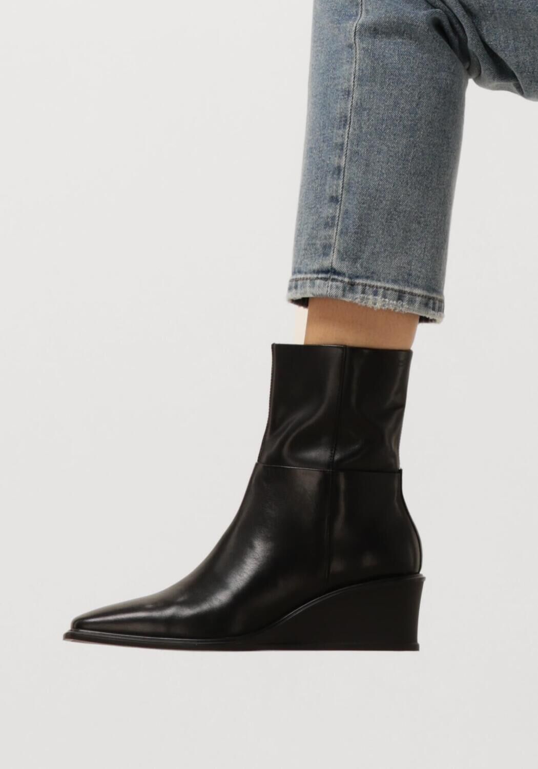 Zwarte VAGABOND SHOEMAKERS Enkellaarsjes AINO 001 - large