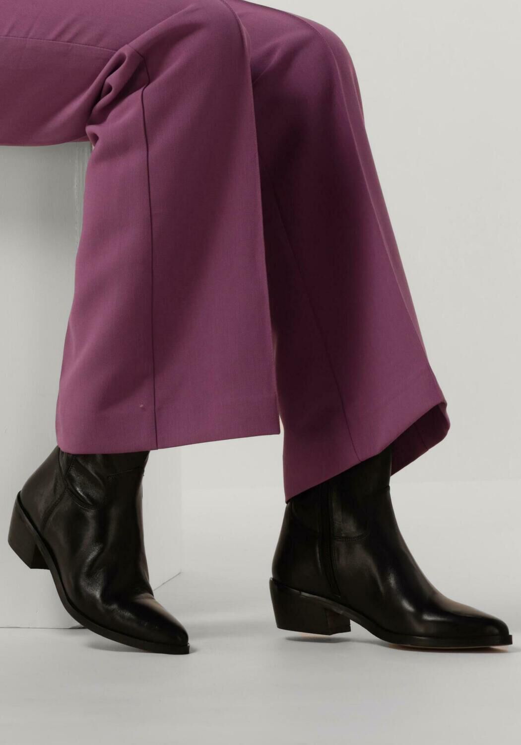 Zwarte NOTRE-V Enkellaarsjes FRU110 - large