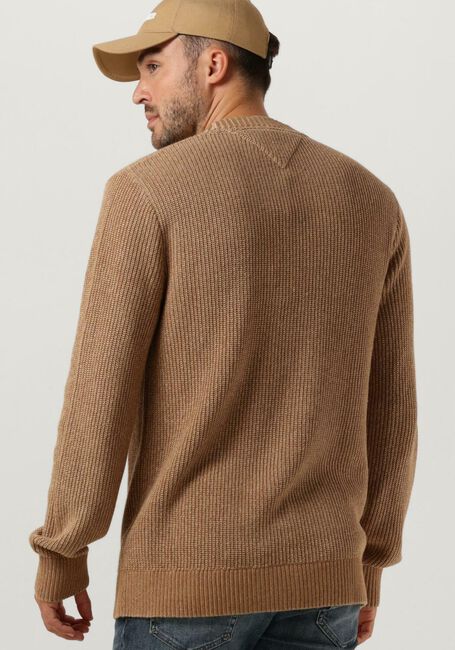 TOMMY JEANS Pull TJM REG TONAL XS BADGE SWEATER en beige - large