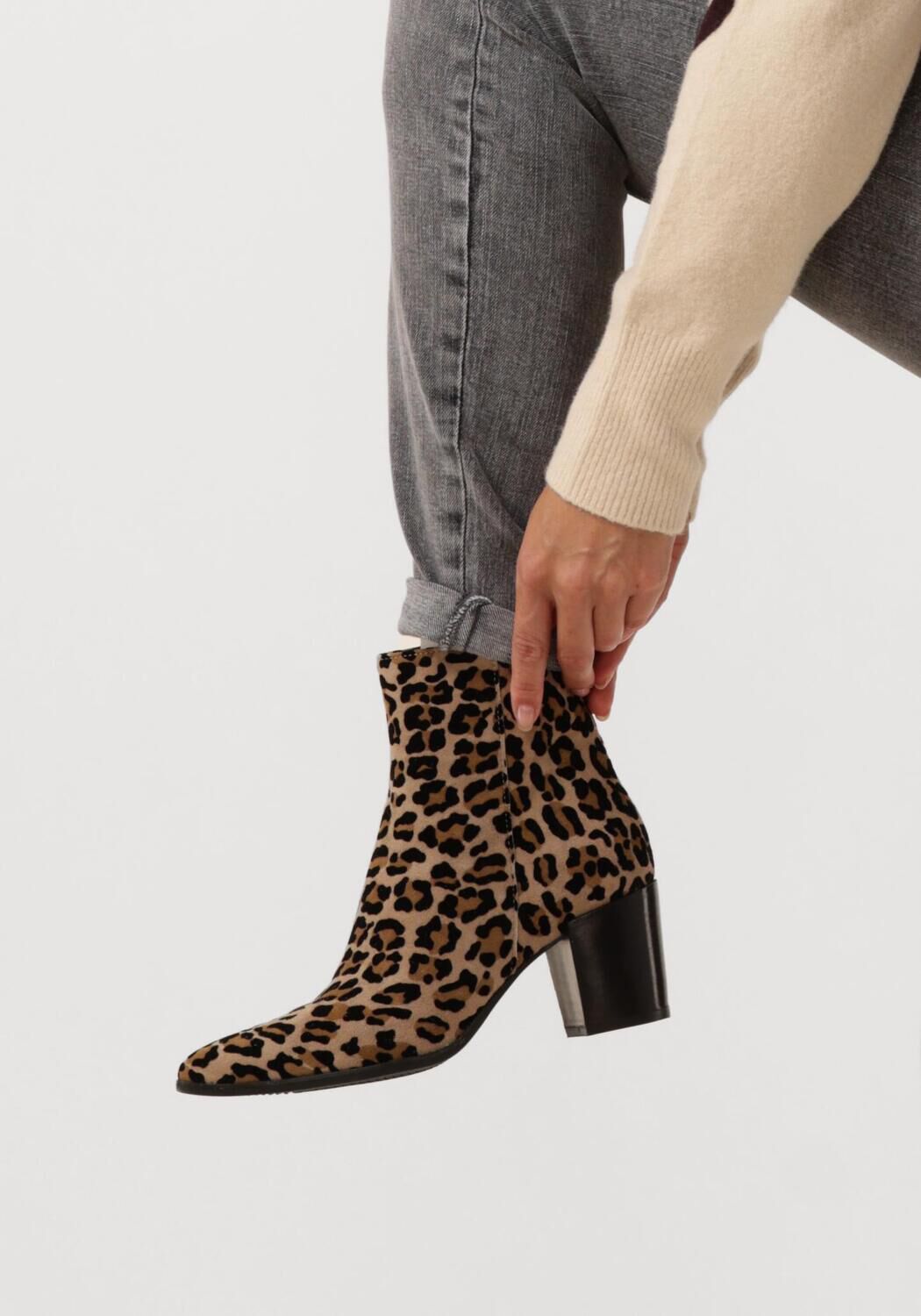 NOTRE-V AT 156 Bottines en beige - large