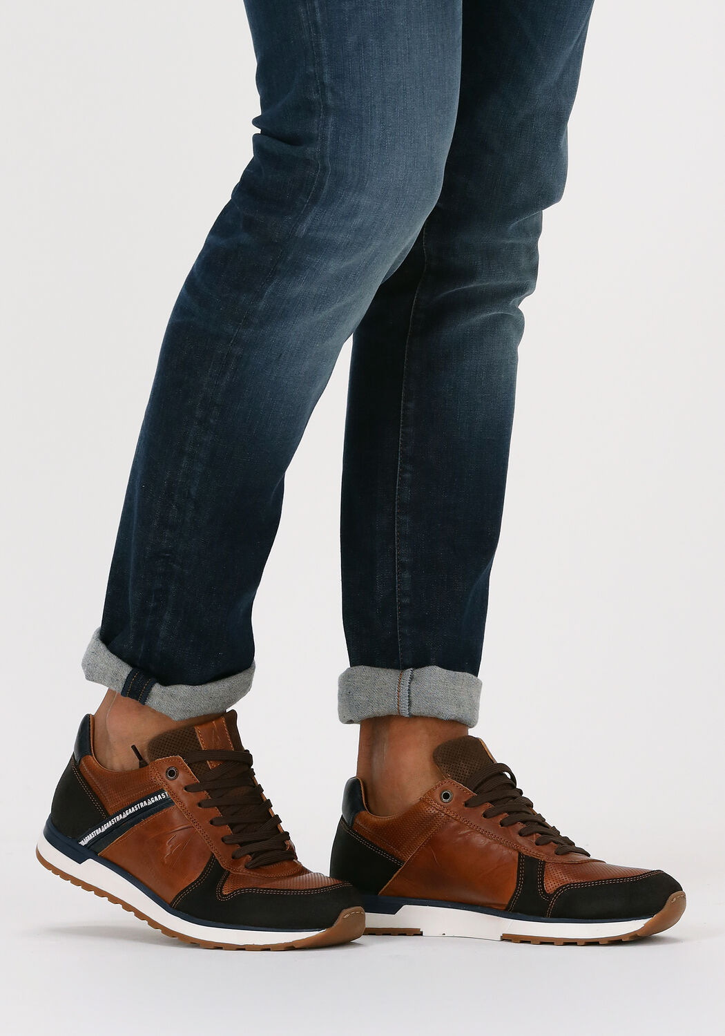 Cognac GAASTRA Lage sneakers KEVAN NUB M Omoda