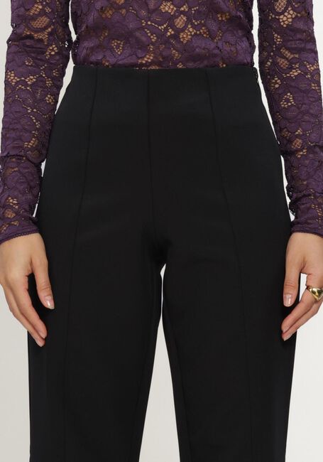 Y.A.S. Pantalon &eacute;vas&eacute; YASTRAVY HW PANT S en noir - large