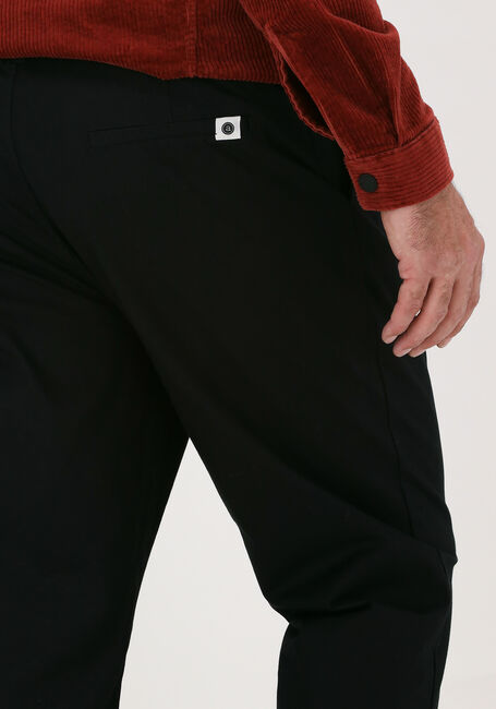 ANERKJENDT Chino AKJULIUS COTTON PLEAT PANT en noir - large