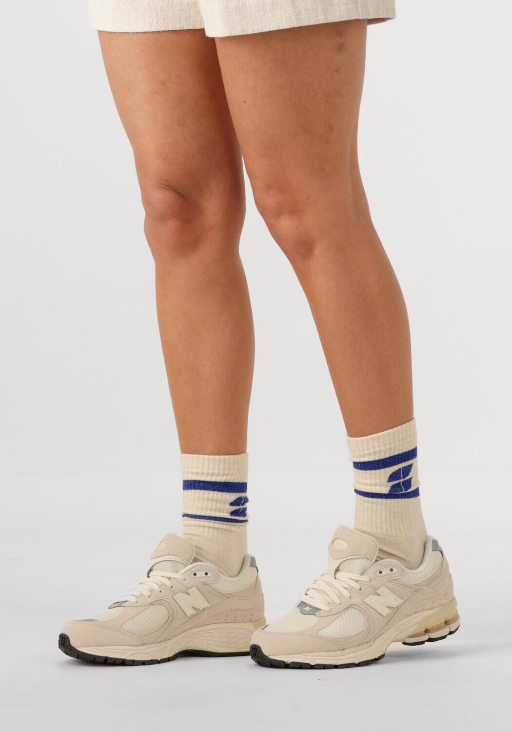 Beige NEW BALANCE Sneakers M2002 D - large