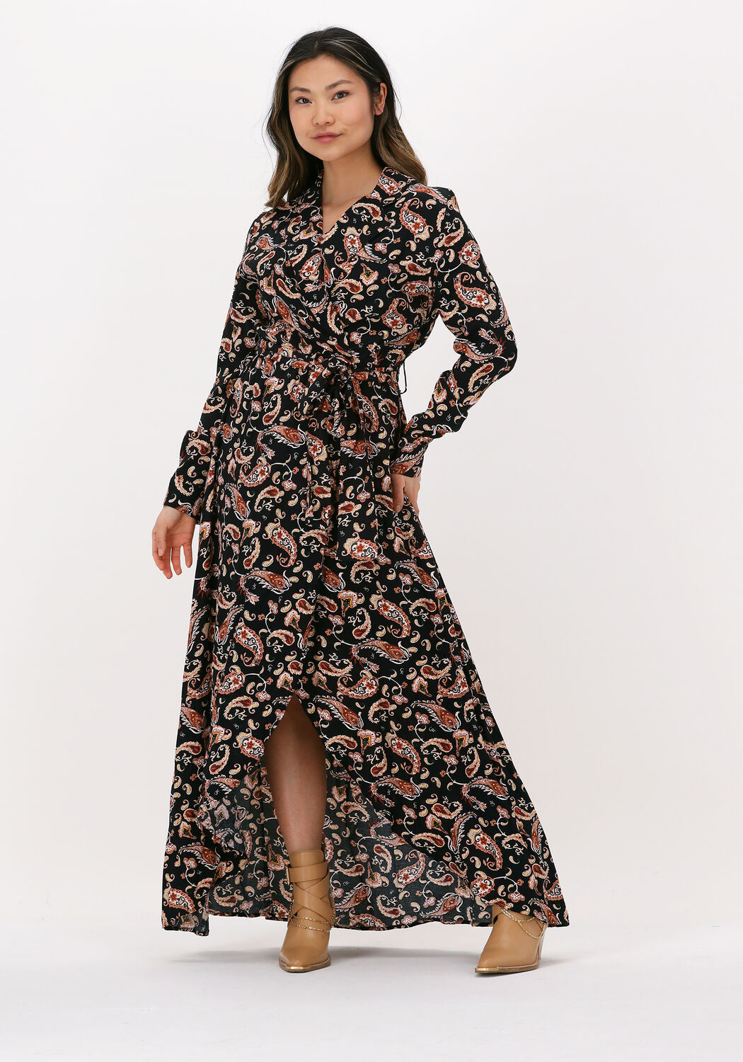 Zwarte COLOURFUL REBEL Maxi jurk VIVIAN CR PAISLEY MAXI BLAZER COLLAR DRESS Omoda