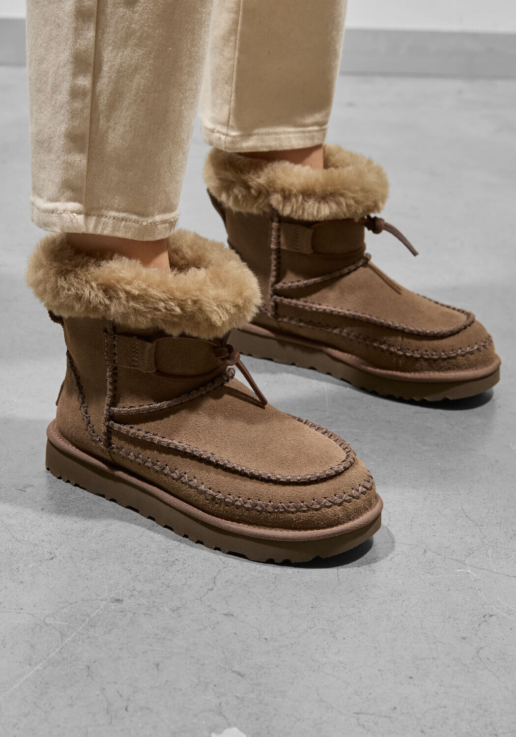 Bruine UGG  CLASSIC MINI ALPINE - medium