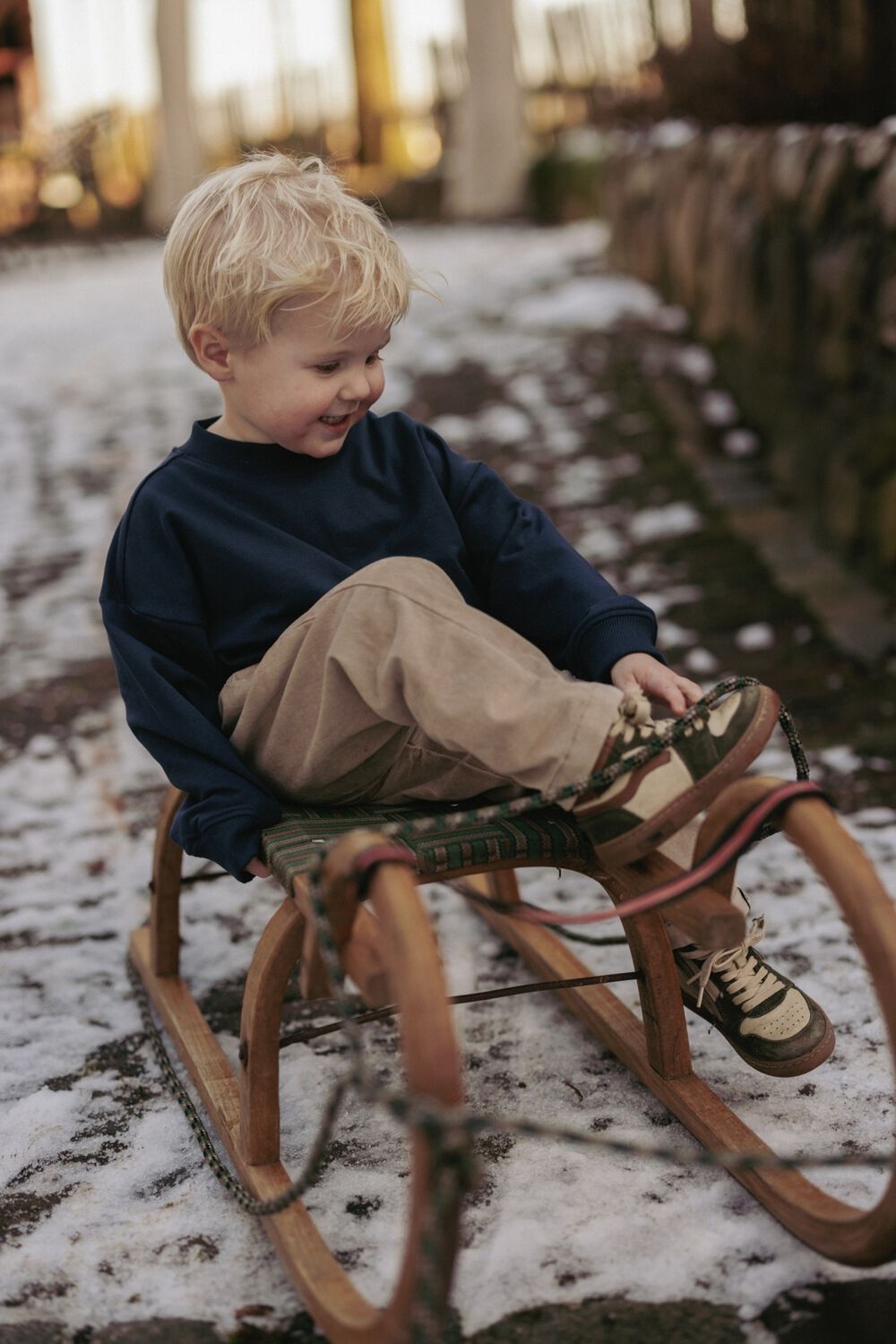 MR. LOUTRE Pull ELIAS Bleu fonc&eacute; - large