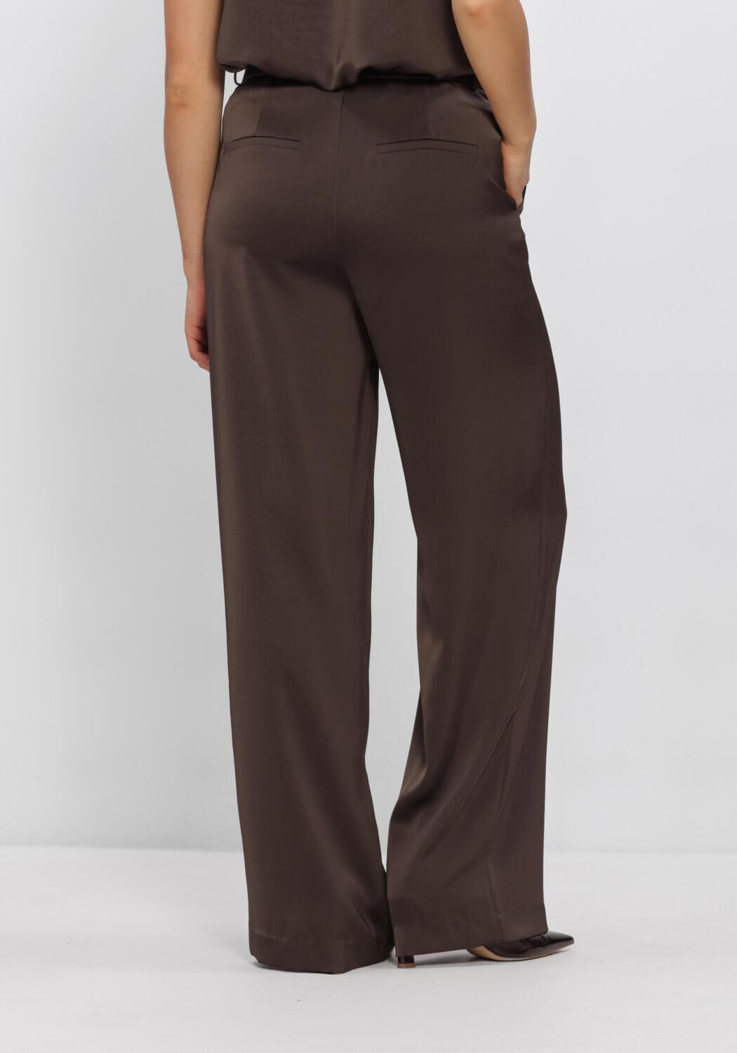 OMODA ATELIER Pantalon large OM-DIVINE X BO en marron - large