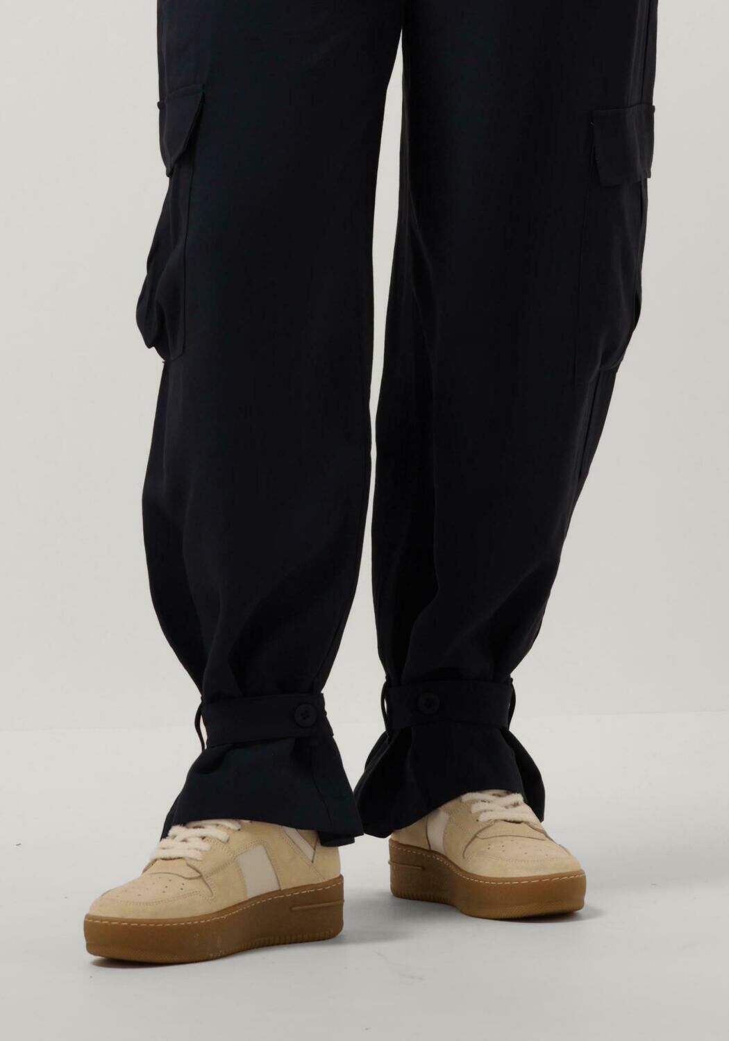 Beige OFF THE PITCH Sneakers MOCHA - large